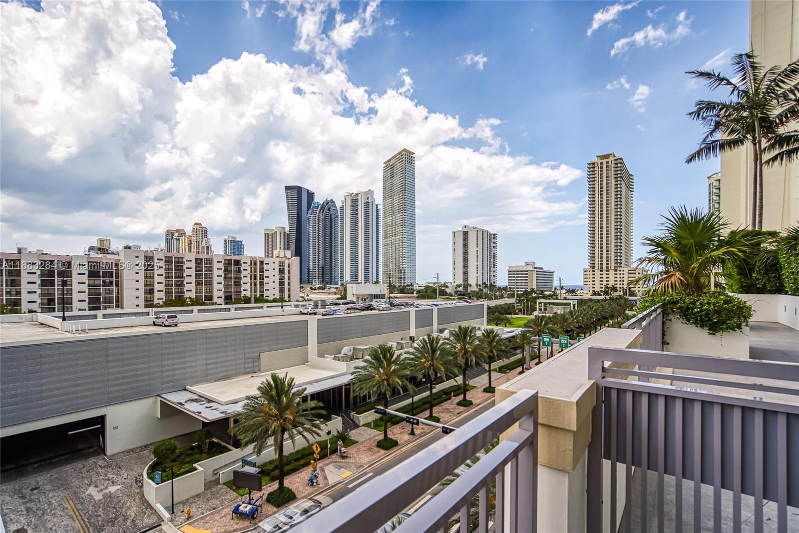 PARQUE TOWERS CONDO - Residential