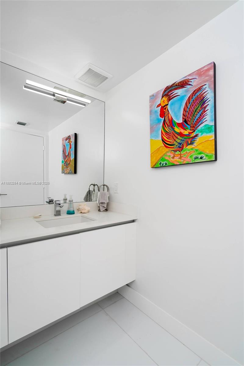 PARQUE TOWERS CONDO - Residential