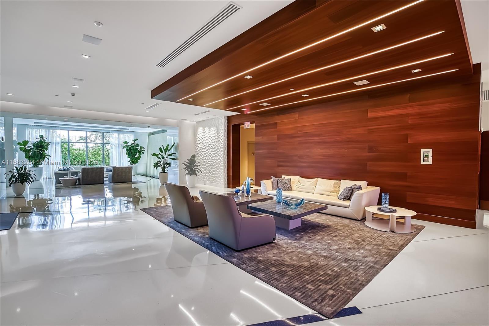 PARQUE TOWERS CONDO - Residential
