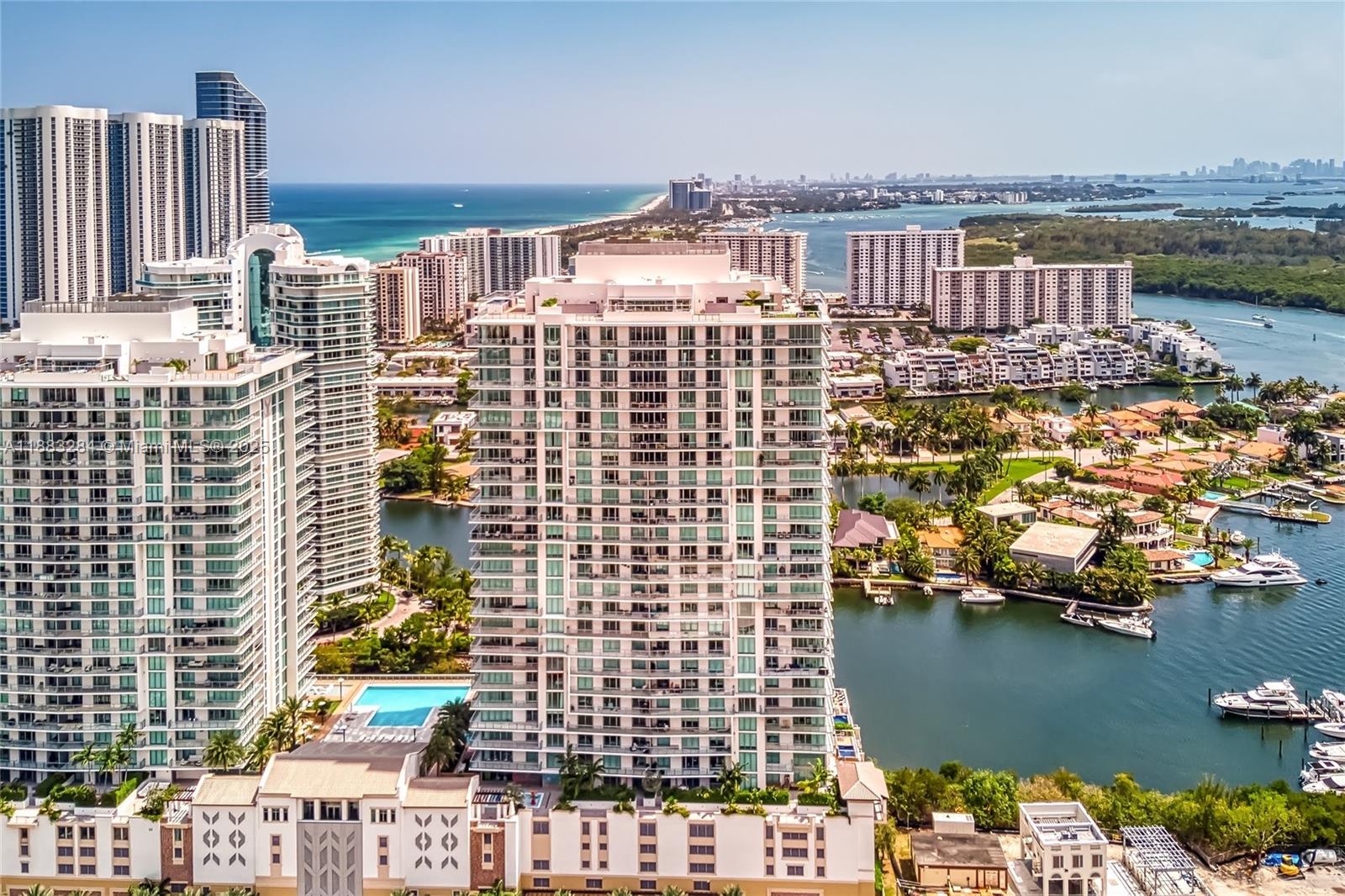 PARQUE TOWERS CONDO - Residential
