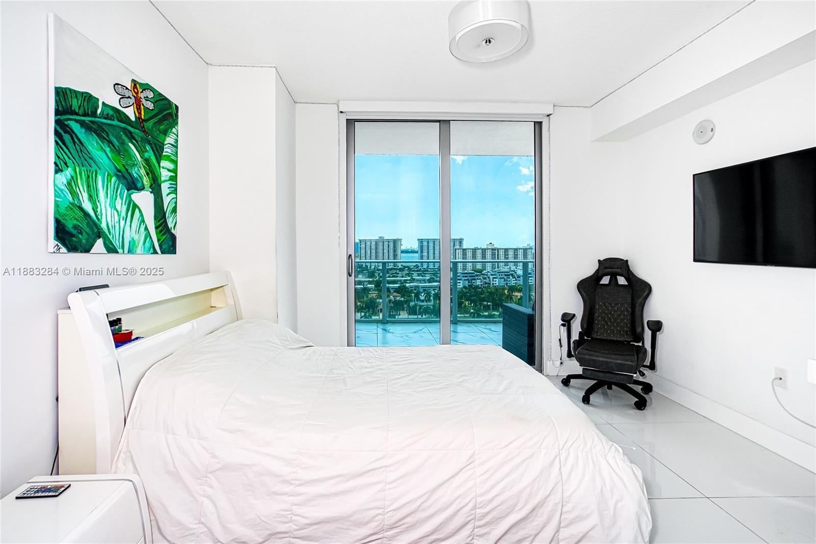 PARQUE TOWERS CONDO - Residential