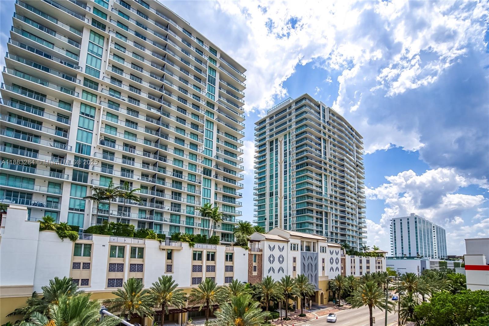 PARQUE TOWERS CONDO - Residential