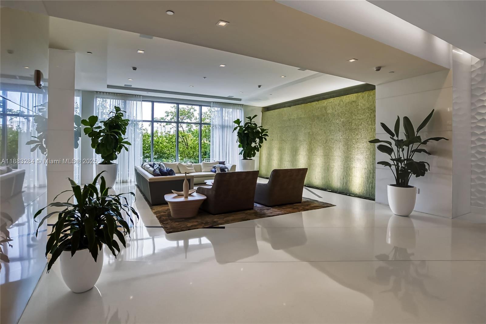 PARQUE TOWERS CONDO - Residential