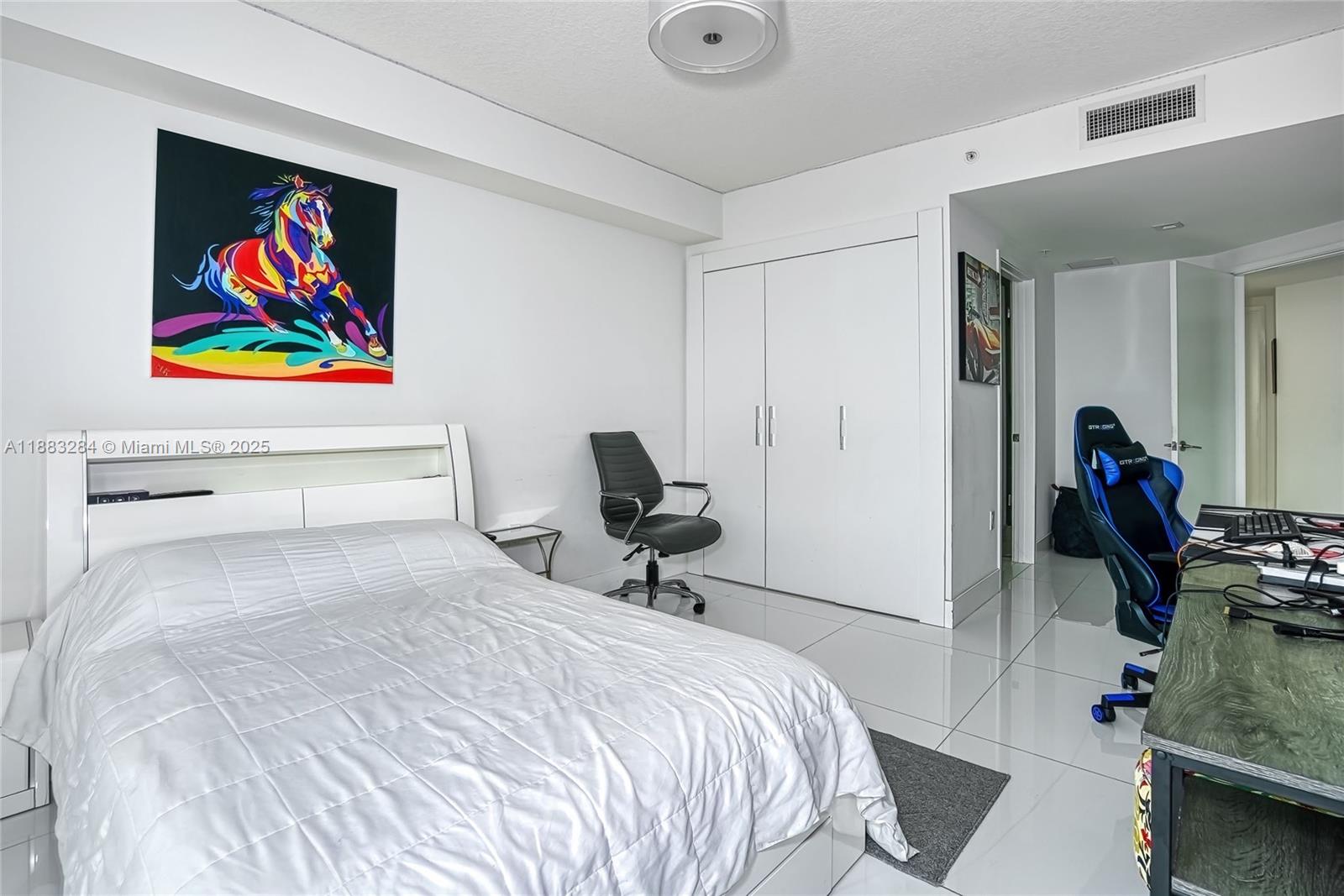PARQUE TOWERS CONDO - Residential