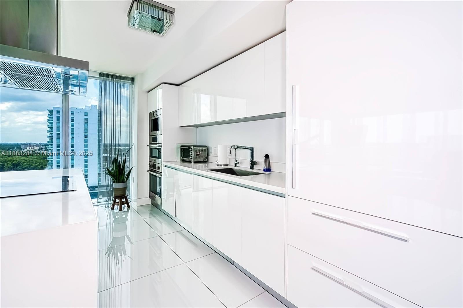 PARQUE TOWERS CONDO - Residential