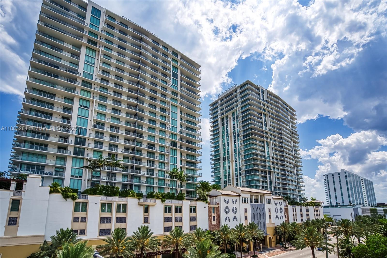 PARQUE TOWERS CONDO - Residential