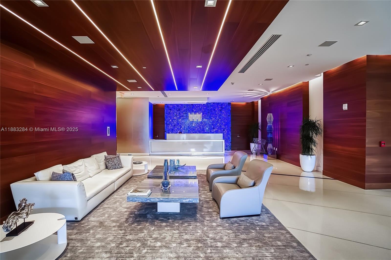 PARQUE TOWERS CONDO - Residential
