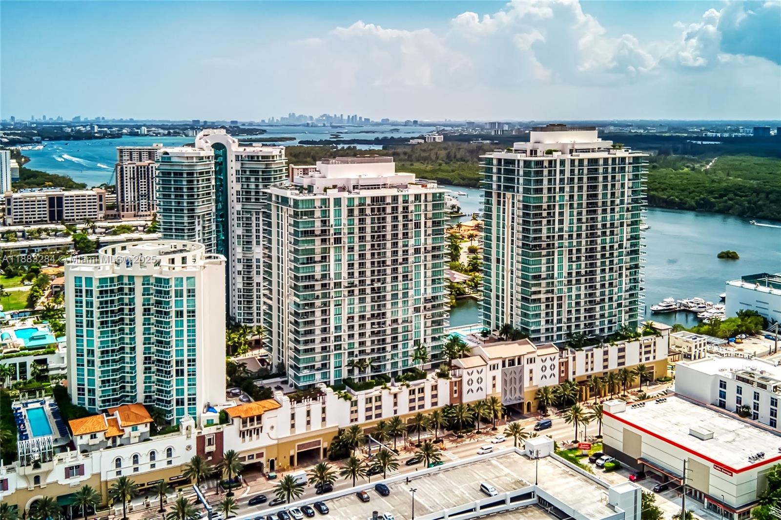 PARQUE TOWERS CONDO - Residential