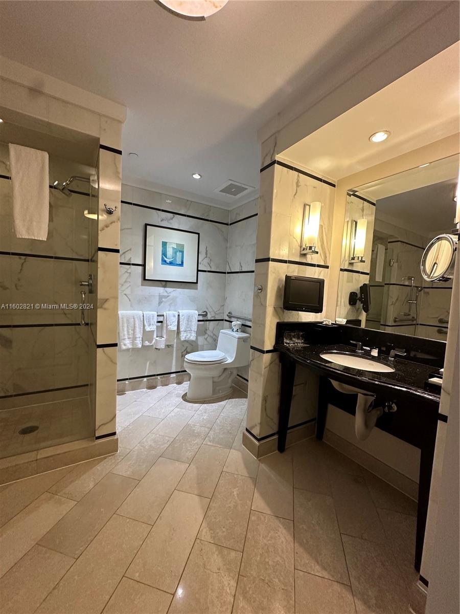 FONTAINEBLEAU III OCEAN C - Residential