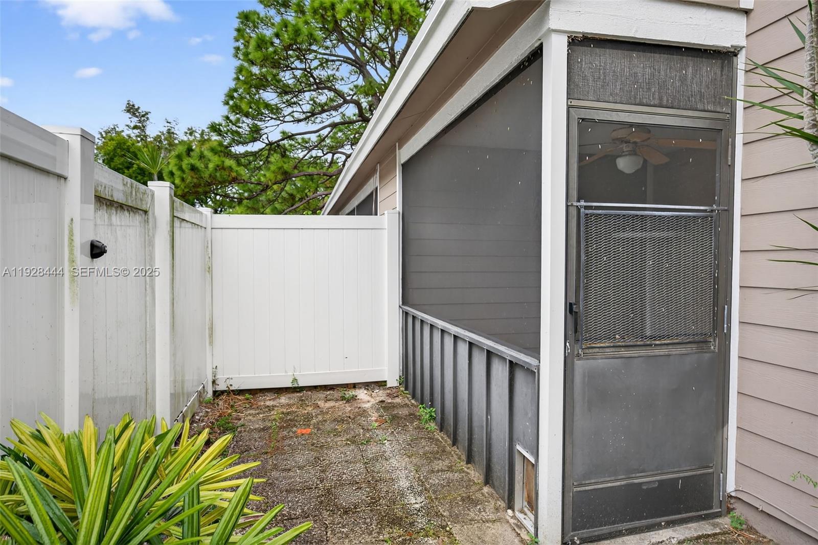 JUPITER VILLAGE TOWNHOMES - Residential