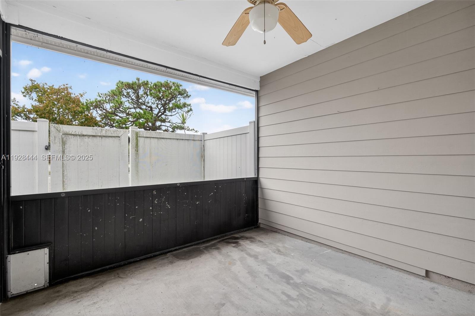 JUPITER VILLAGE TOWNHOMES - Residential