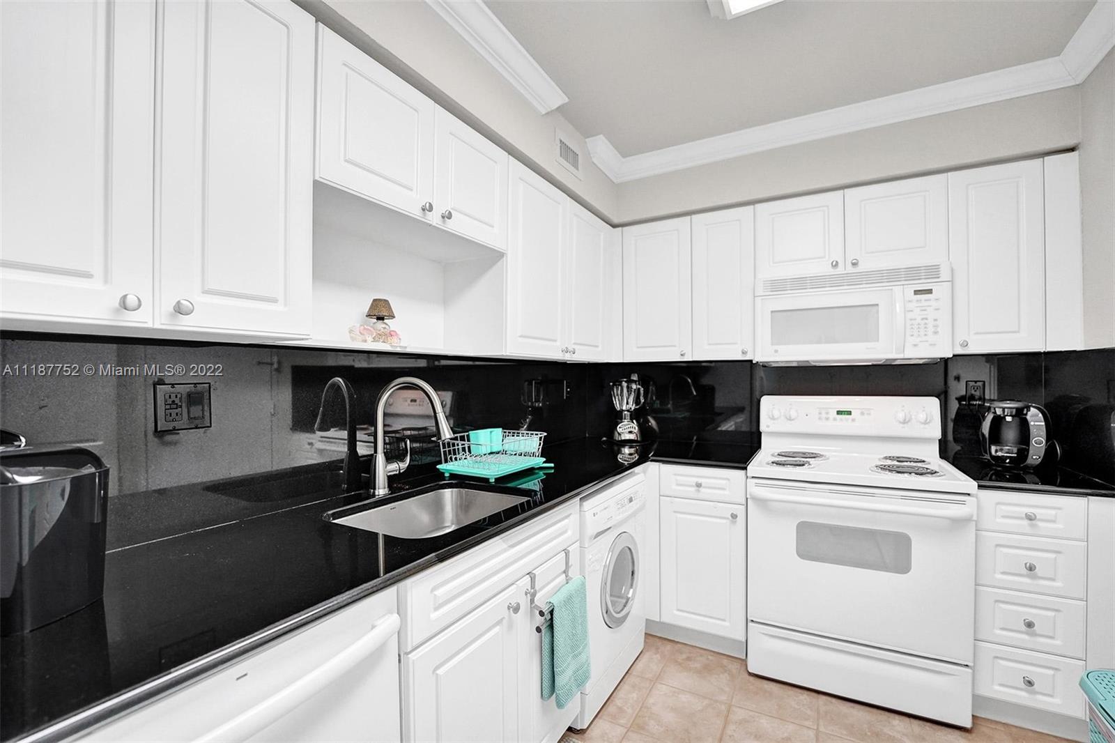 WAVE CONDO - Residential Lease