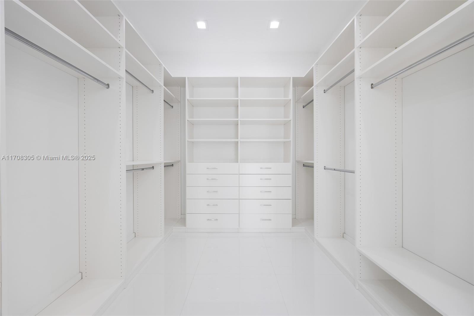 SILVER BLUFF EST SEC C - Residential