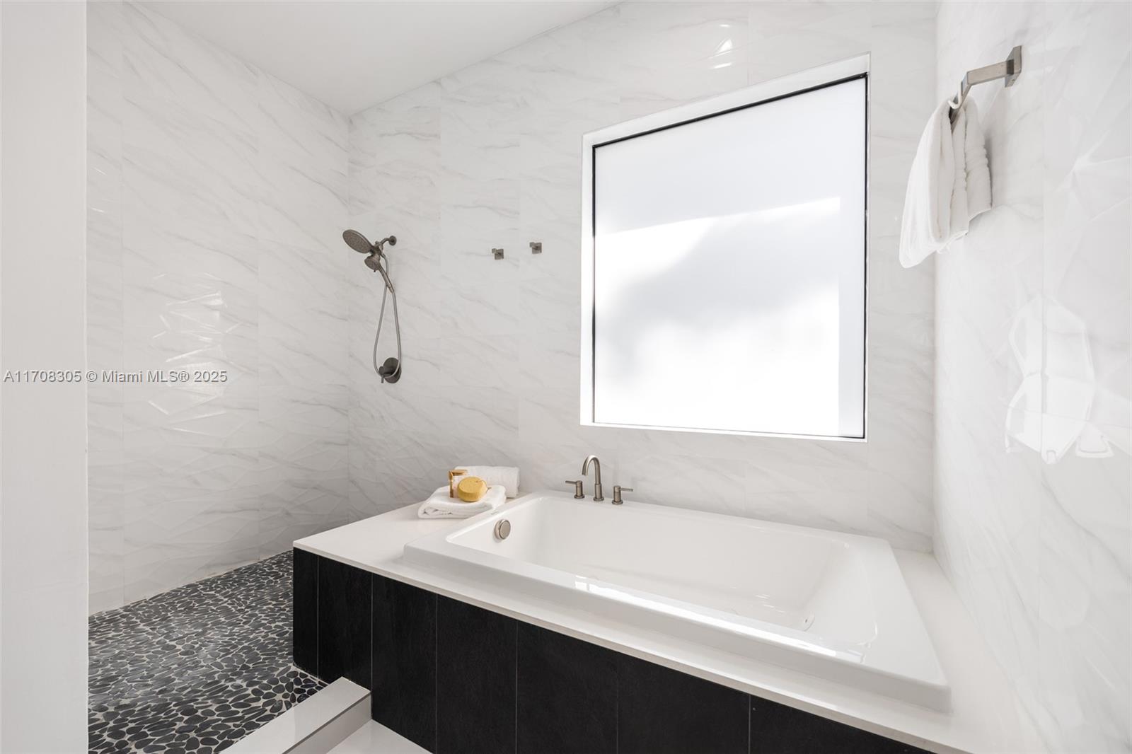 SILVER BLUFF EST SEC C - Residential