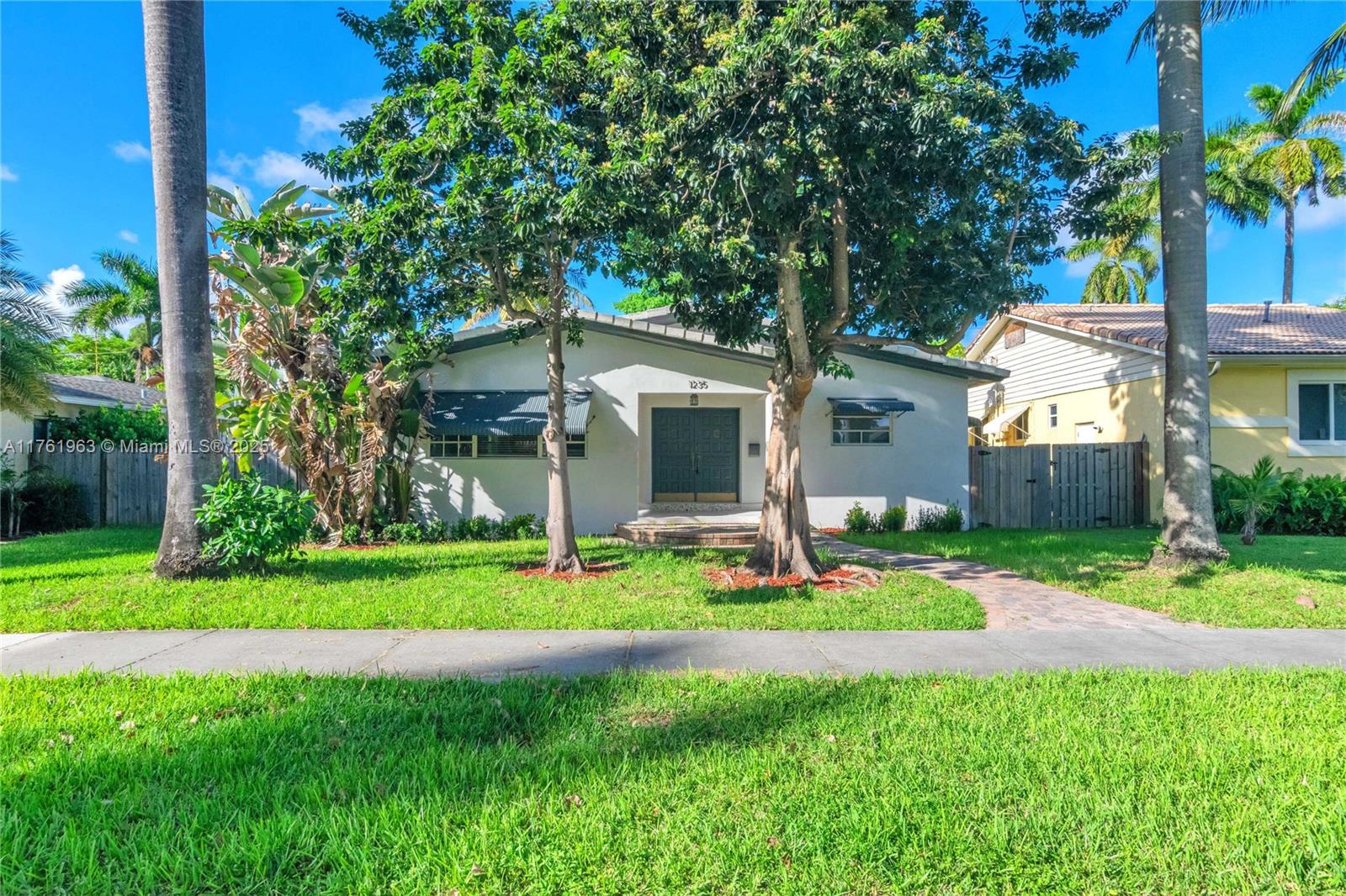 Property for Sale at 1235 Tyler St, Hollywood, Broward County, Florida - Bedrooms: 3 
Bathrooms: 3  - $899,000