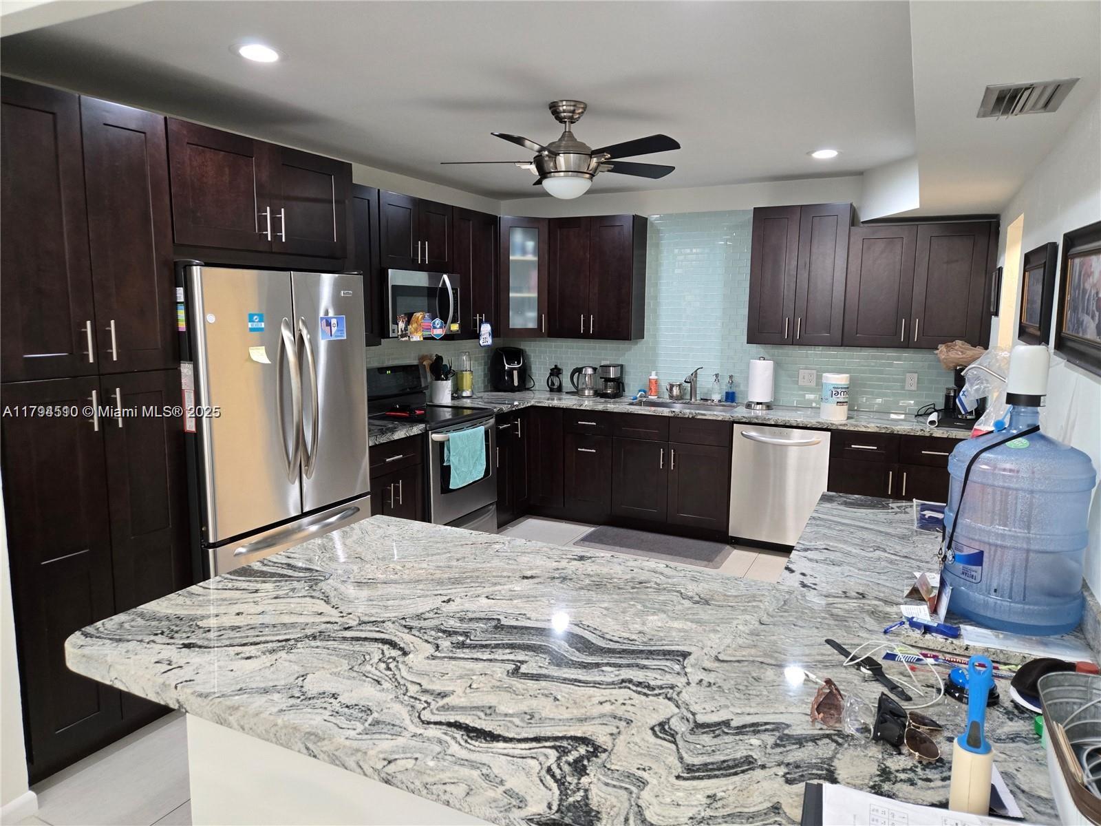 Property for Sale at 295 Jacaranda Dr 20, Plantation, Miami-Dade County, Florida - Bedrooms: 3 
Bathrooms: 3  - $475,000