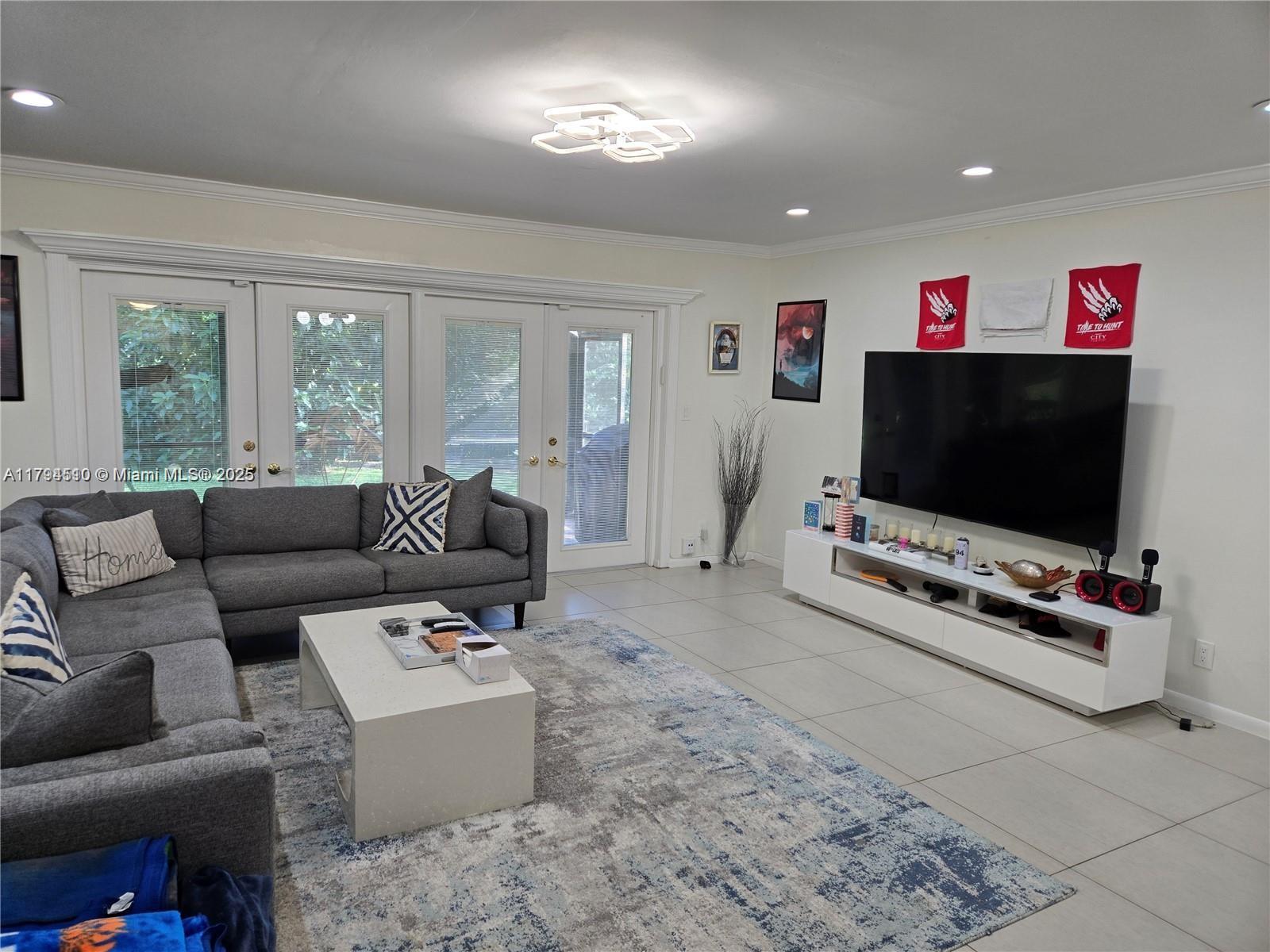 295 Jacaranda Dr 20