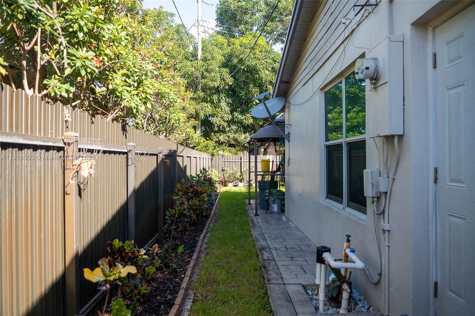 SCOTT LAKE MANOR SEC 4 - Residential