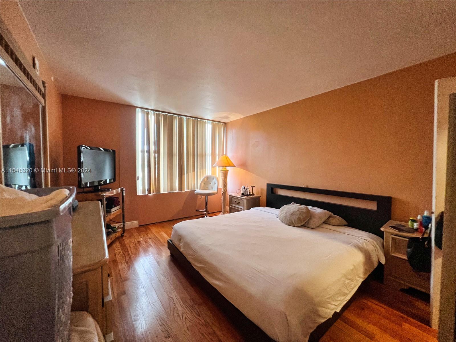 TRITON TOWER CONDO - Residential