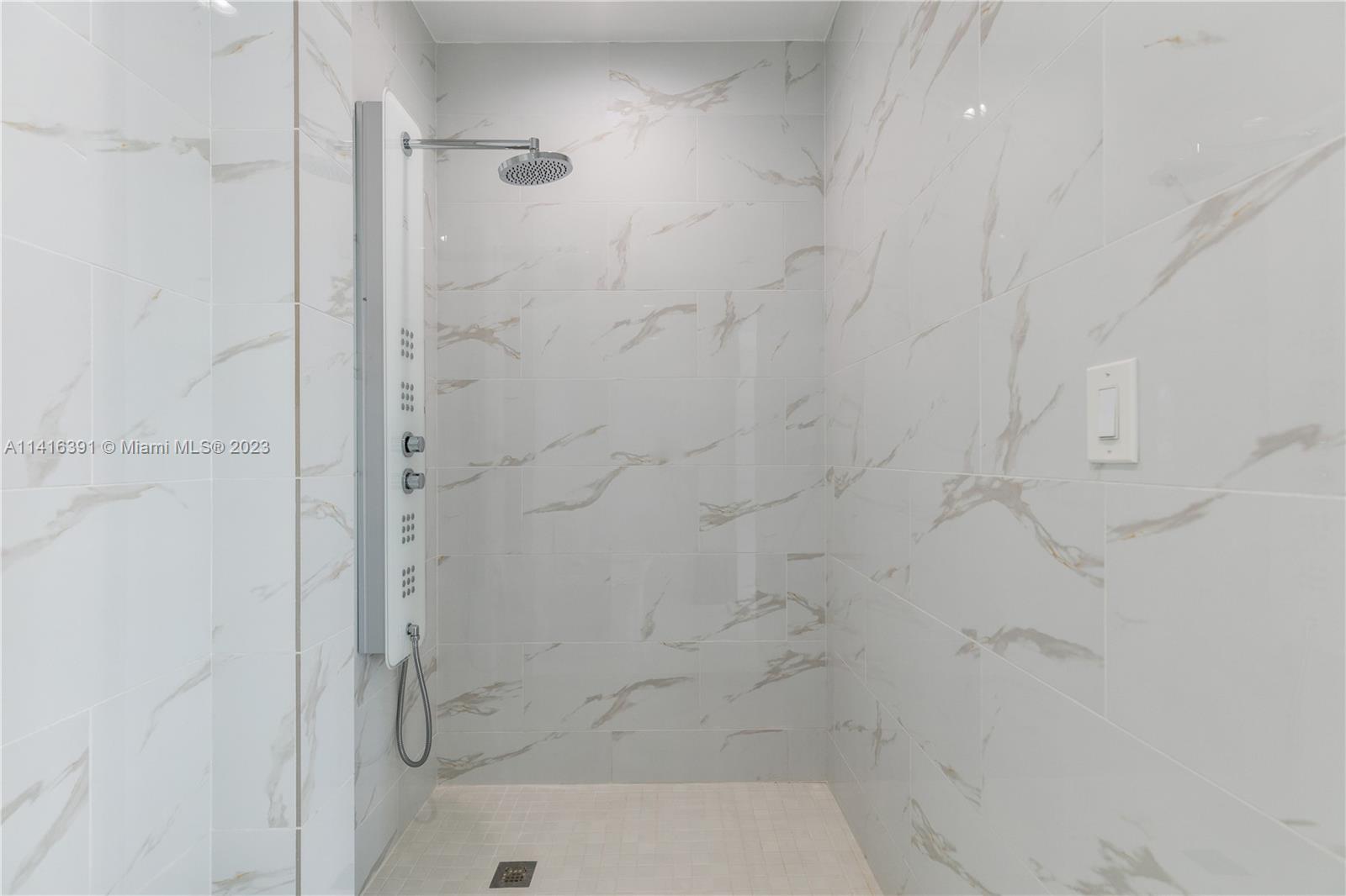 GOLDEN BEACH SEC B - Residential