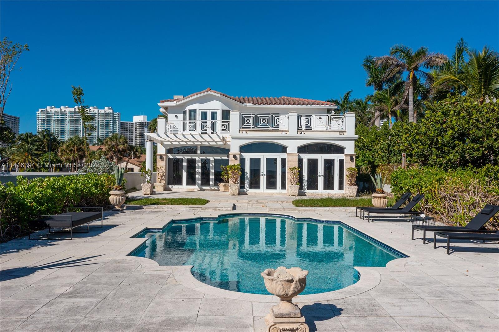 GOLDEN BEACH SEC B - Residential