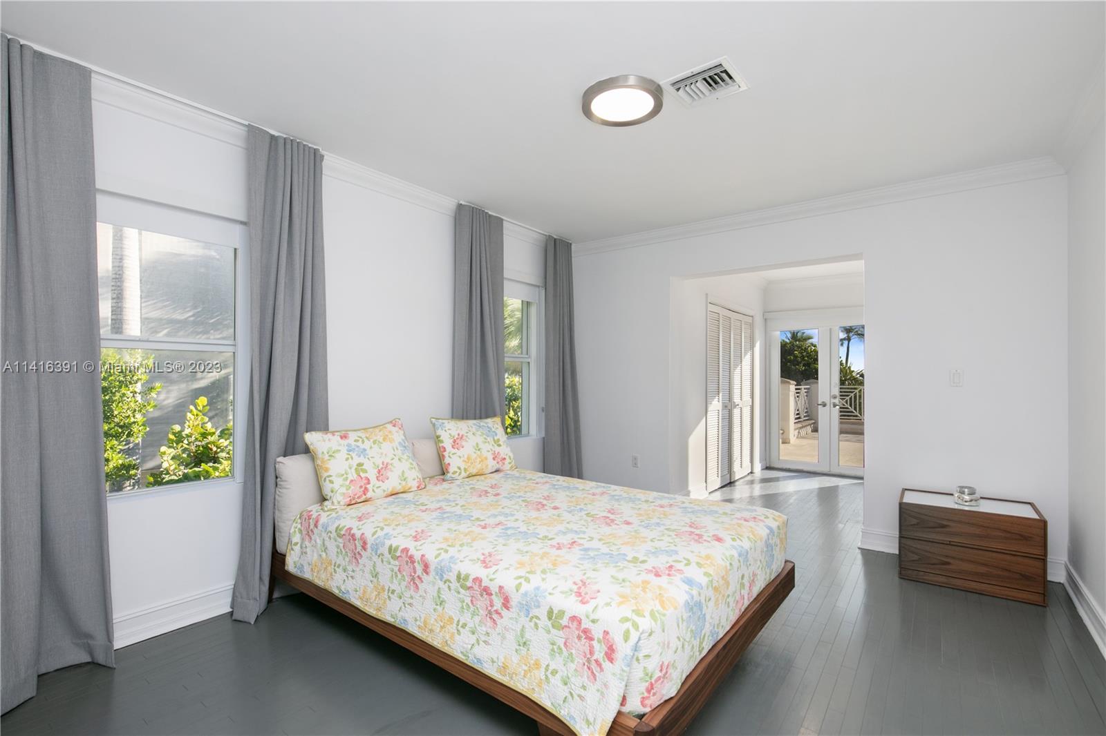 GOLDEN BEACH SEC B - Residential