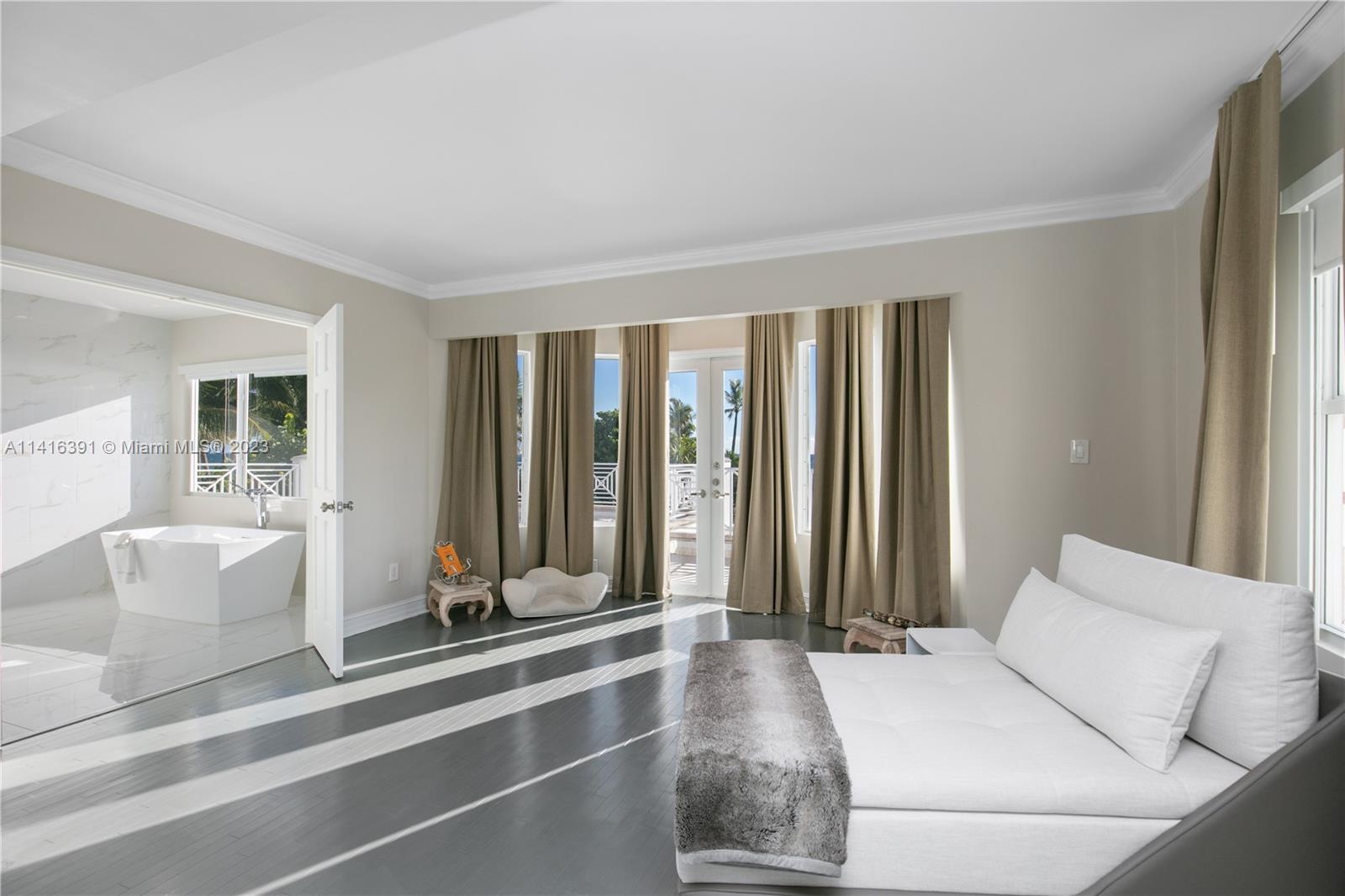 GOLDEN BEACH SEC B - Residential