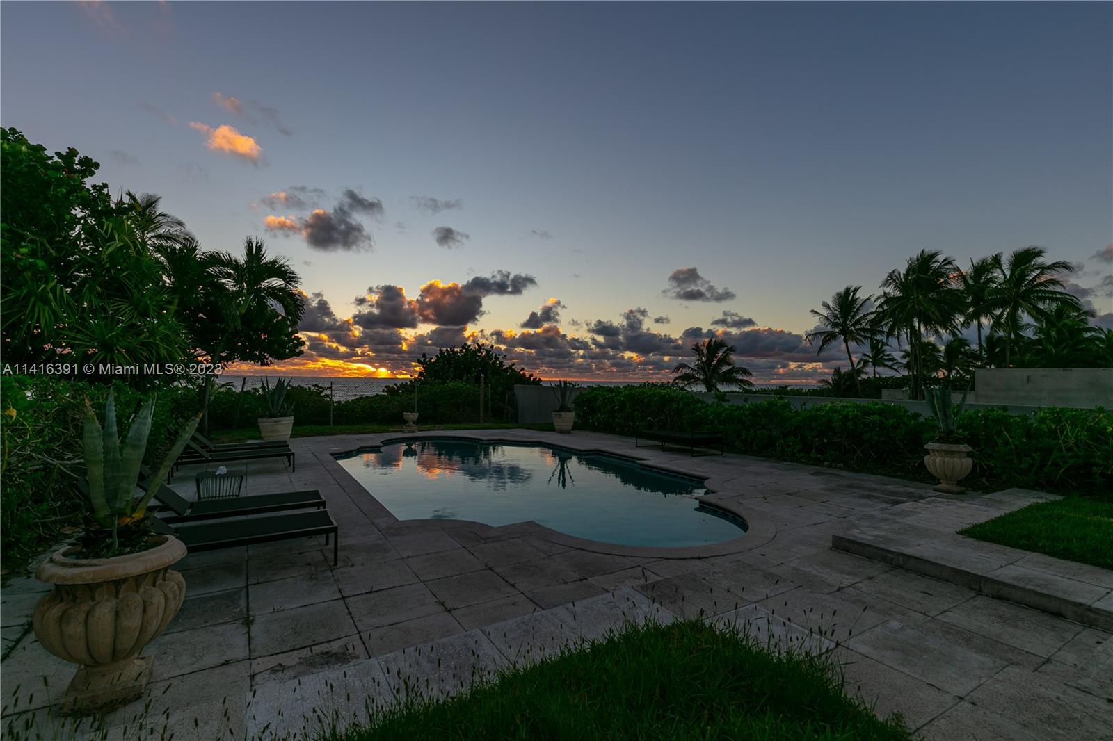 GOLDEN BEACH SEC B - Residential