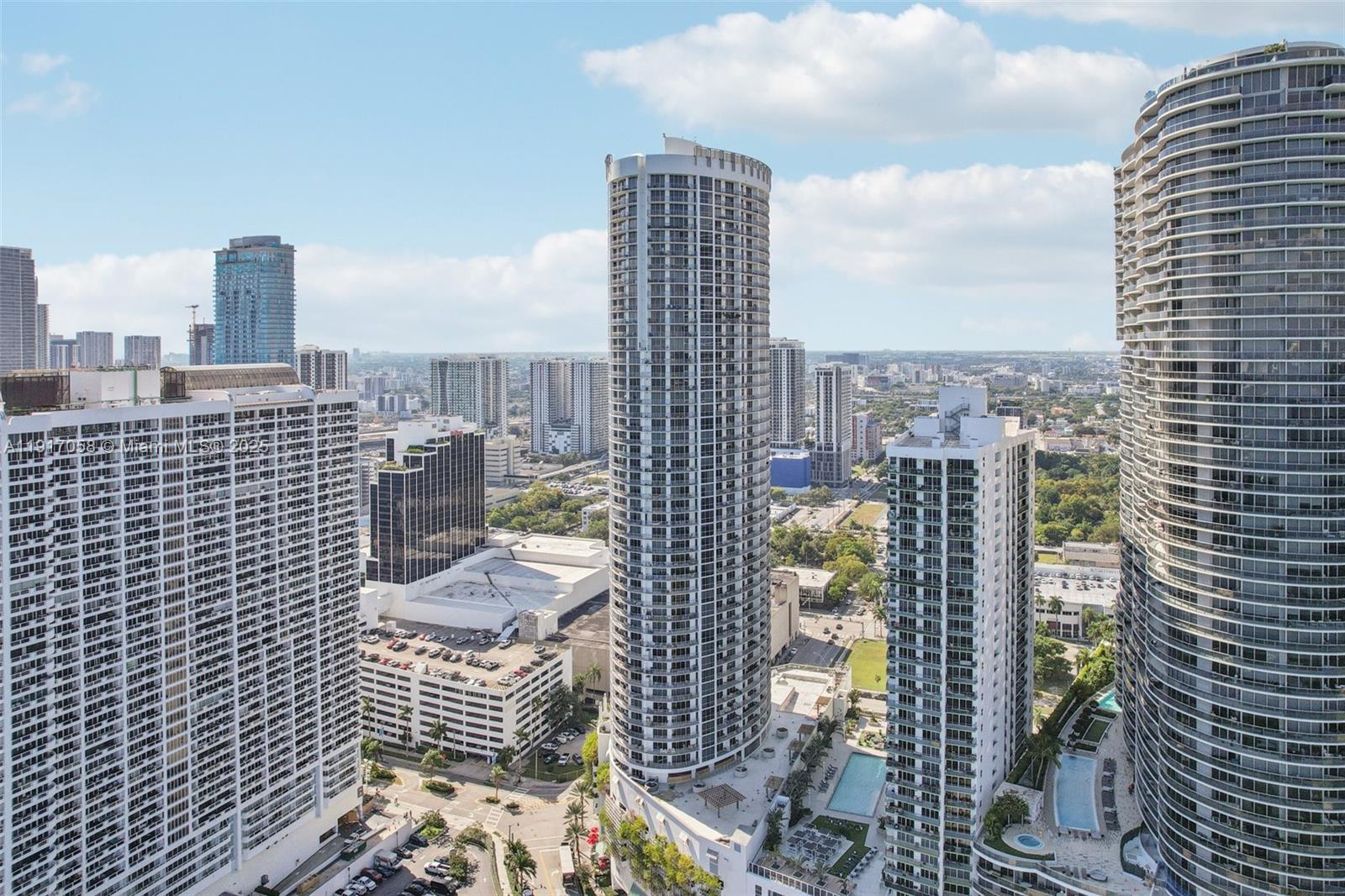 OPERA TOWER CONDO - Residential