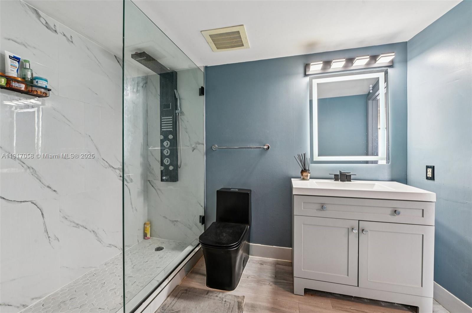 OPERA TOWER CONDO - Residential