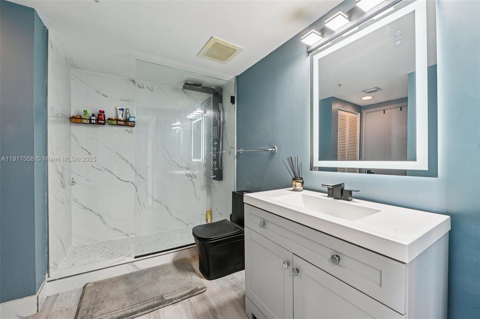 OPERA TOWER CONDO - Residential