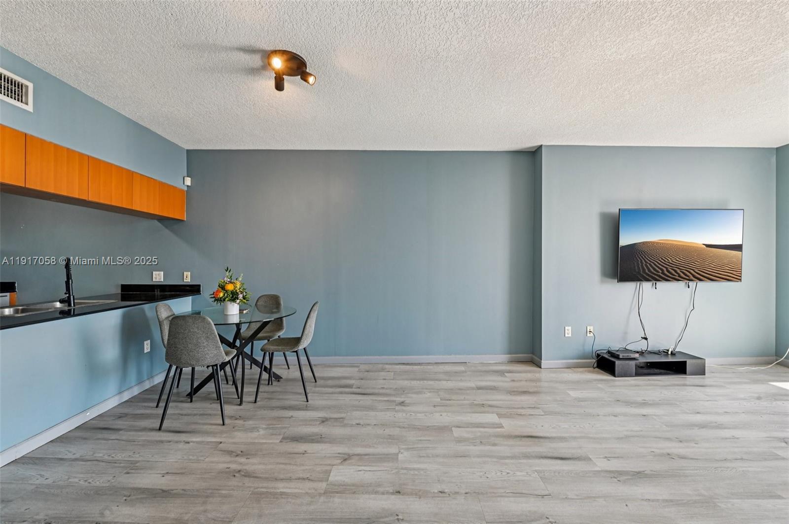 1750 N Bayshore Dr 4210