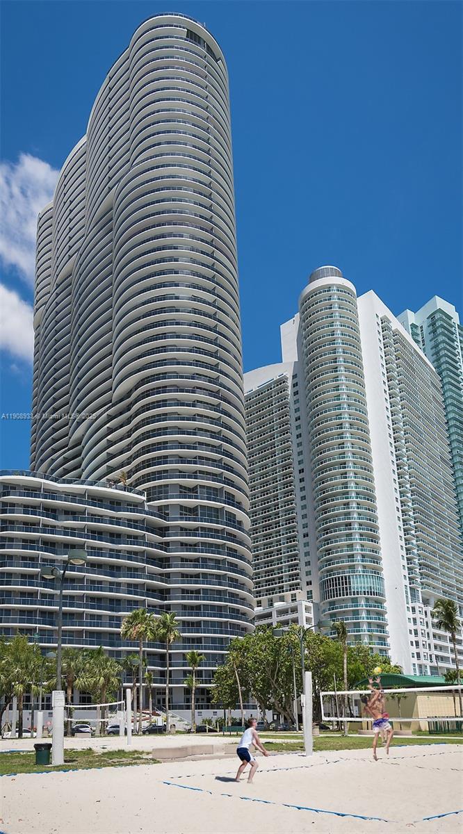 ARIA ON THE BAY CONDO - Residential Lease