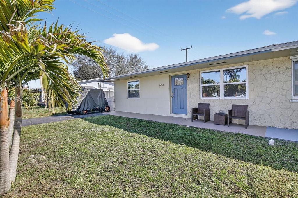 Photo of 4998 SW 92nd Ter, Cooper City, FL 33328 (MLS # A11966087)