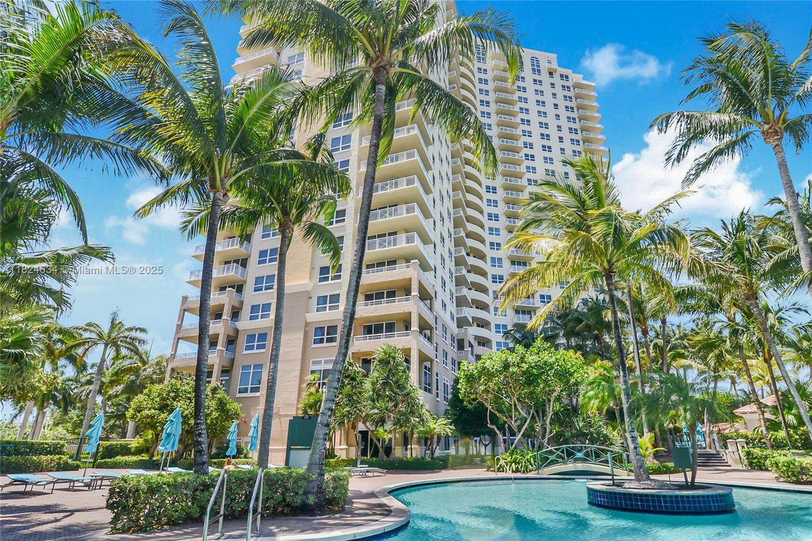 Rental Property at 19501 W Country Club Dr 2412, Aventura, Miami-Dade County, Florida - Bedrooms: 2 
Bathrooms: 2  - $3,300 MO.