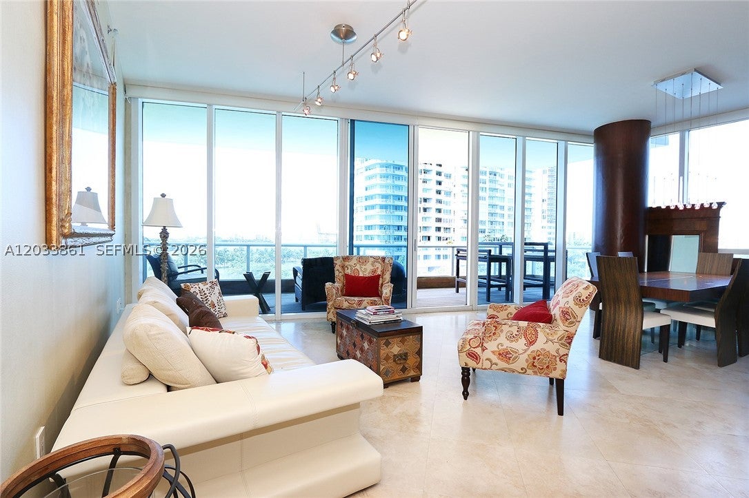 100 S Pointe Dr 601