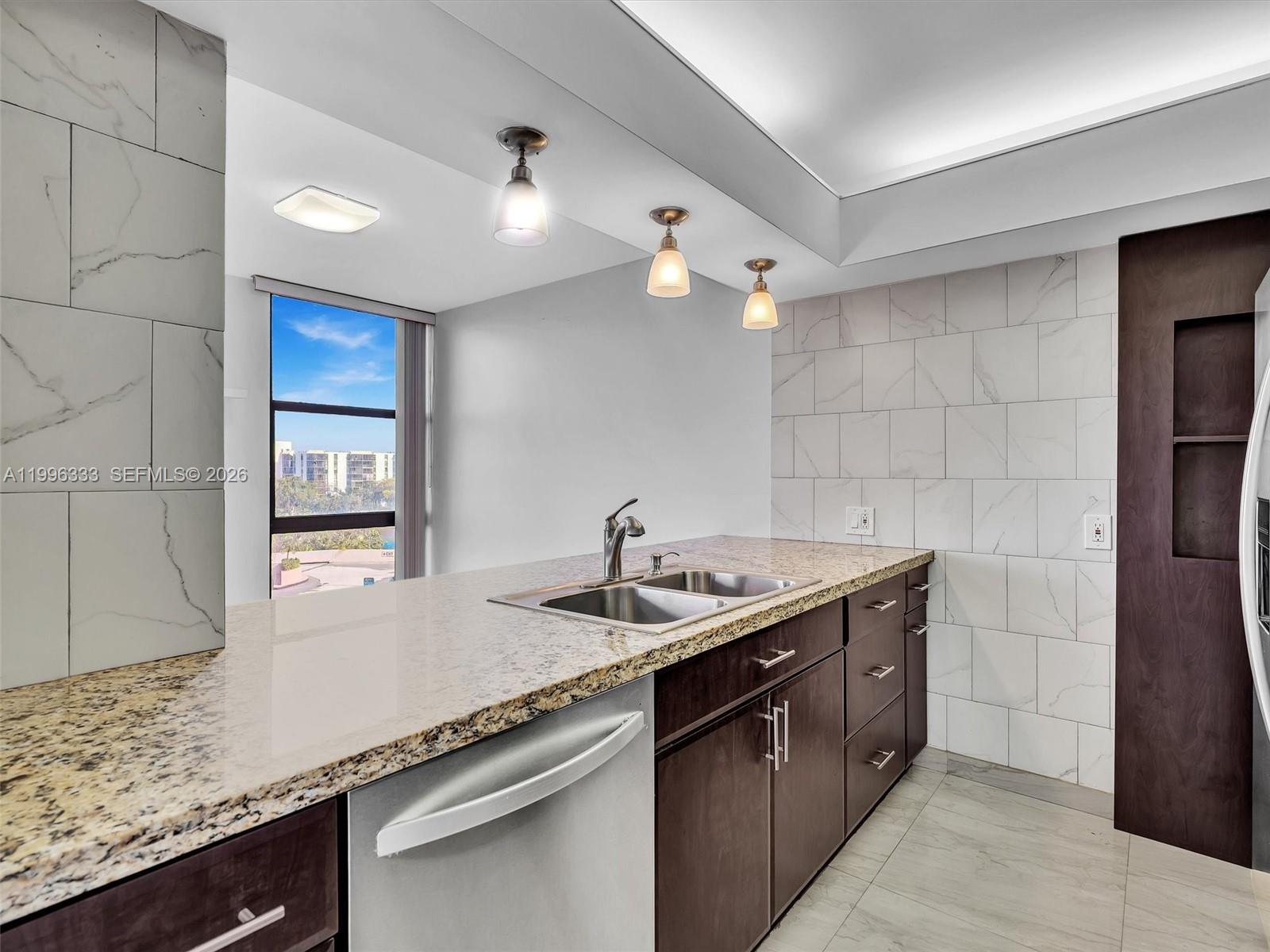 CORONADO CONDO- TOWER II - Residential Lease