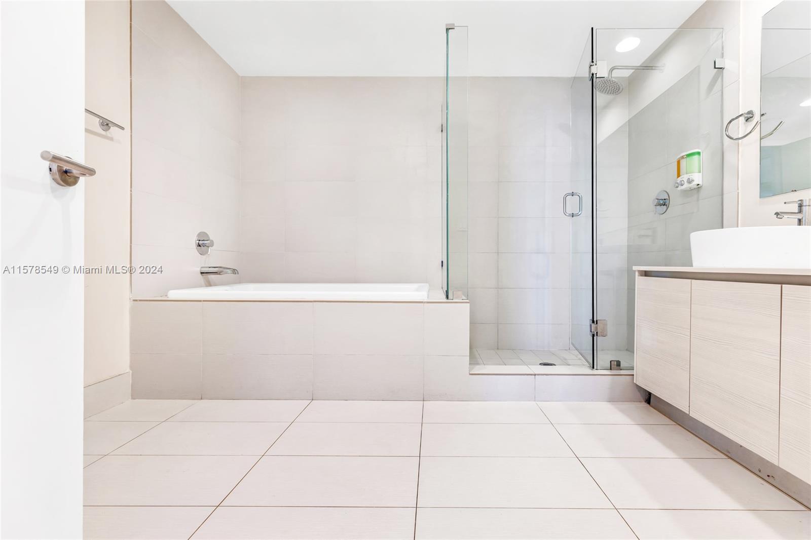 BEACHWALK CONDOMINIUM - Residential Lease