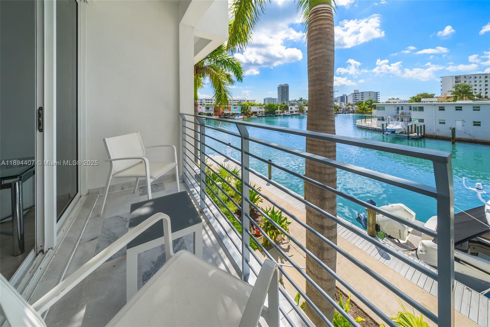 33 N Shore Dr 33