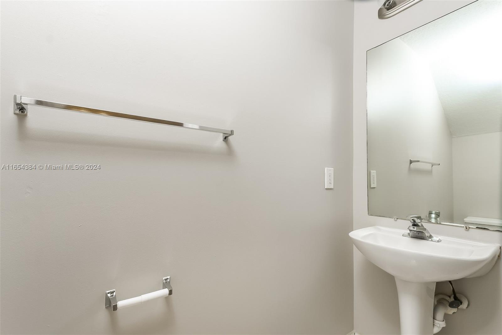 SUMMIT LAKE - Residential Lease