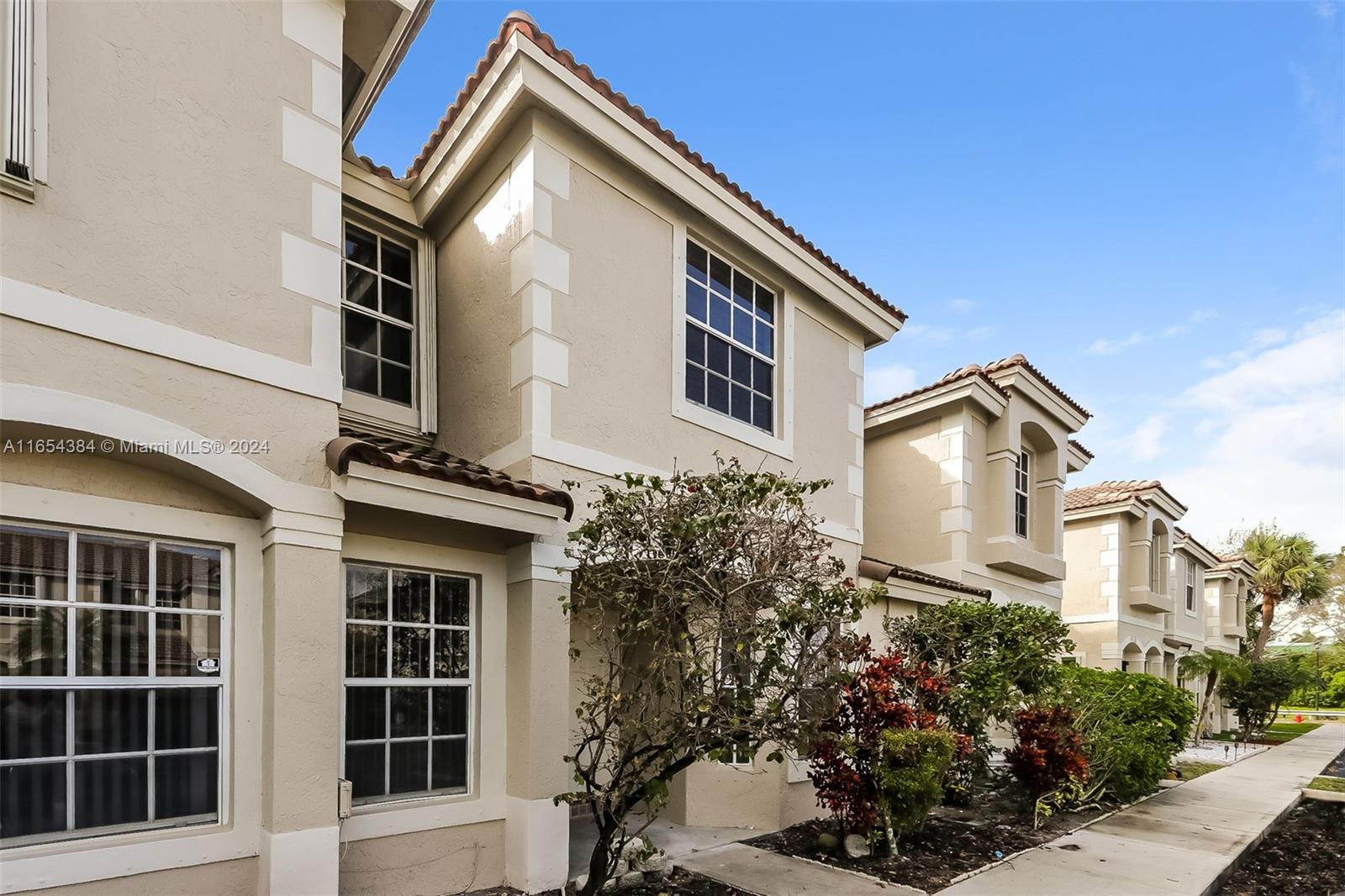 SUMMIT LAKE - Residential Lease