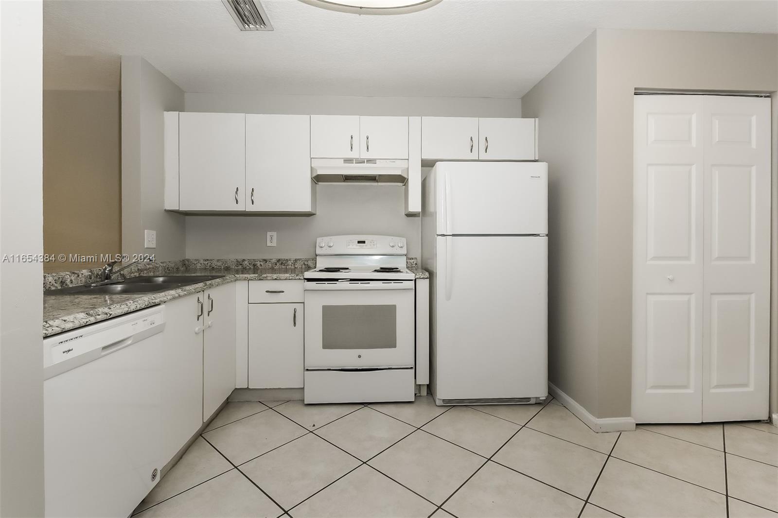 SUMMIT LAKE - Residential Lease