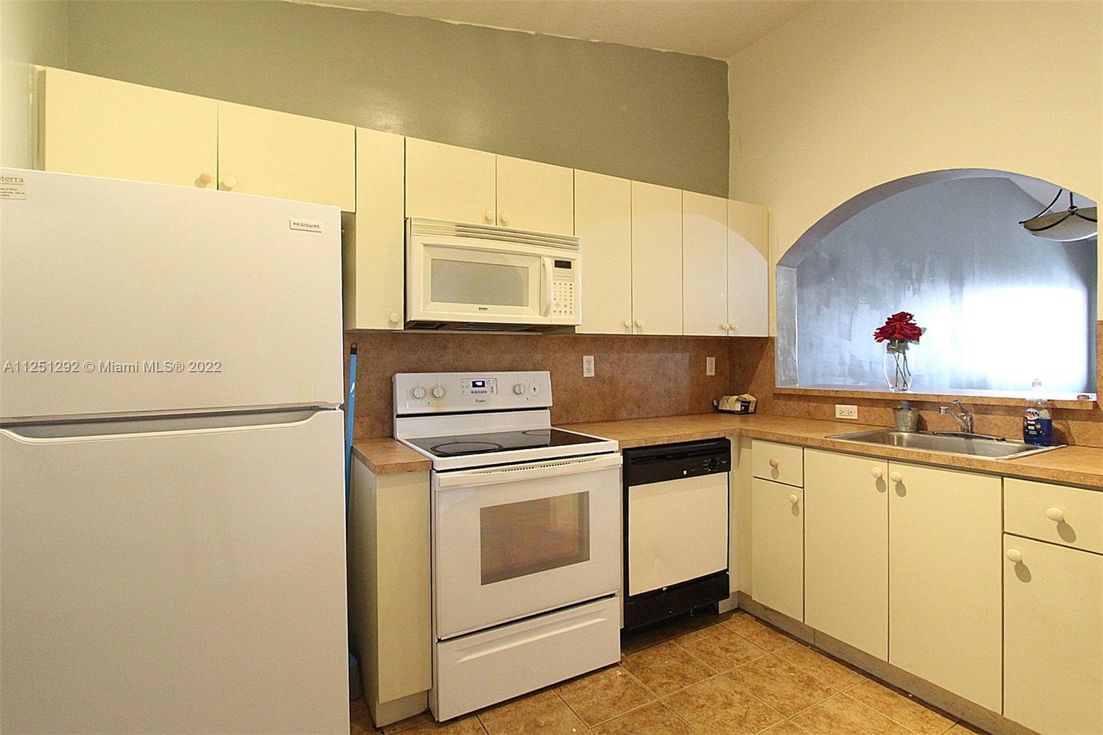 VENETIA GARDENS SOUTH CON - Residential Lease