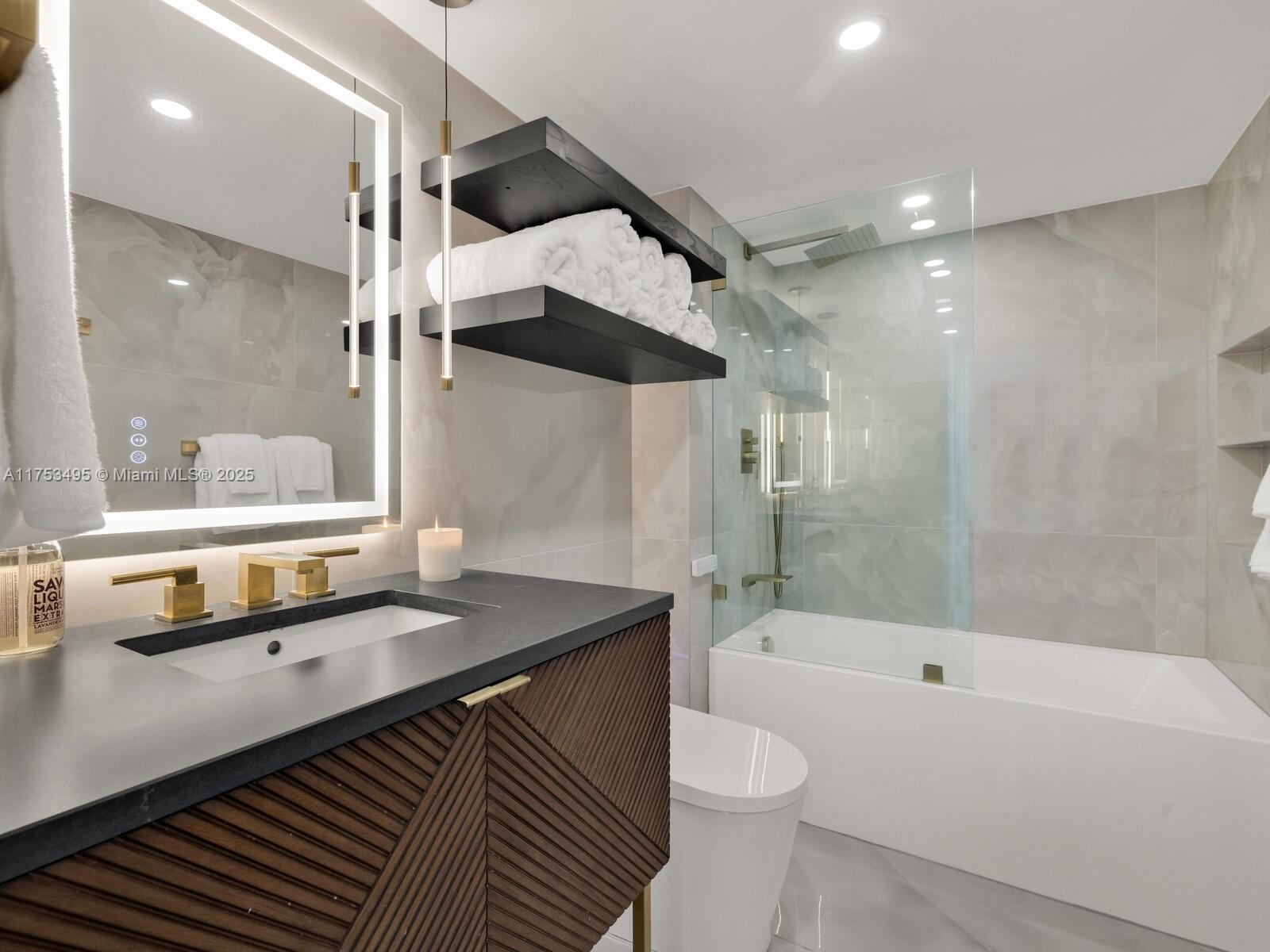 YACHT CLUB AT PORTOFINO C - Residential