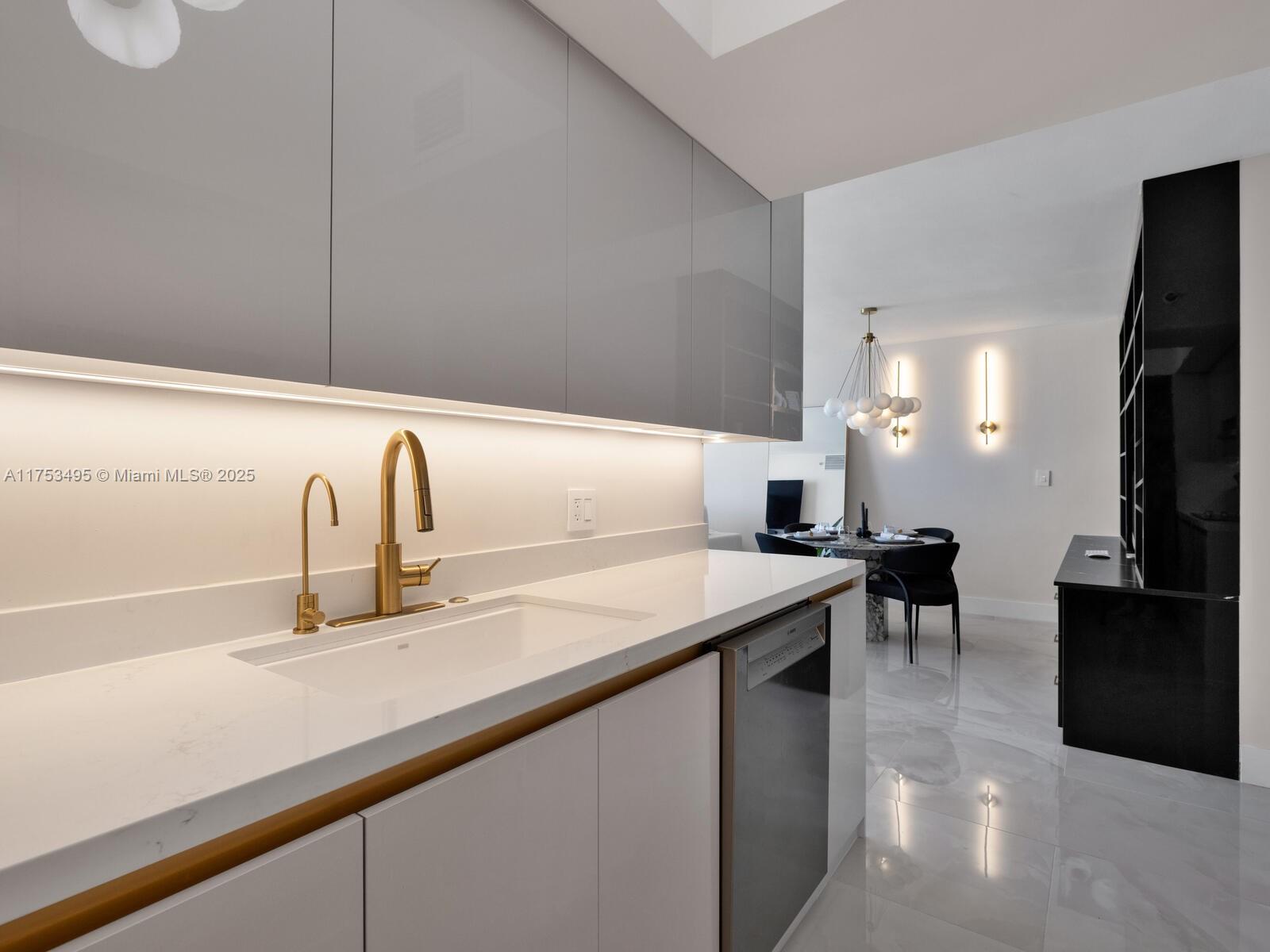 YACHT CLUB AT PORTOFINO C - Residential