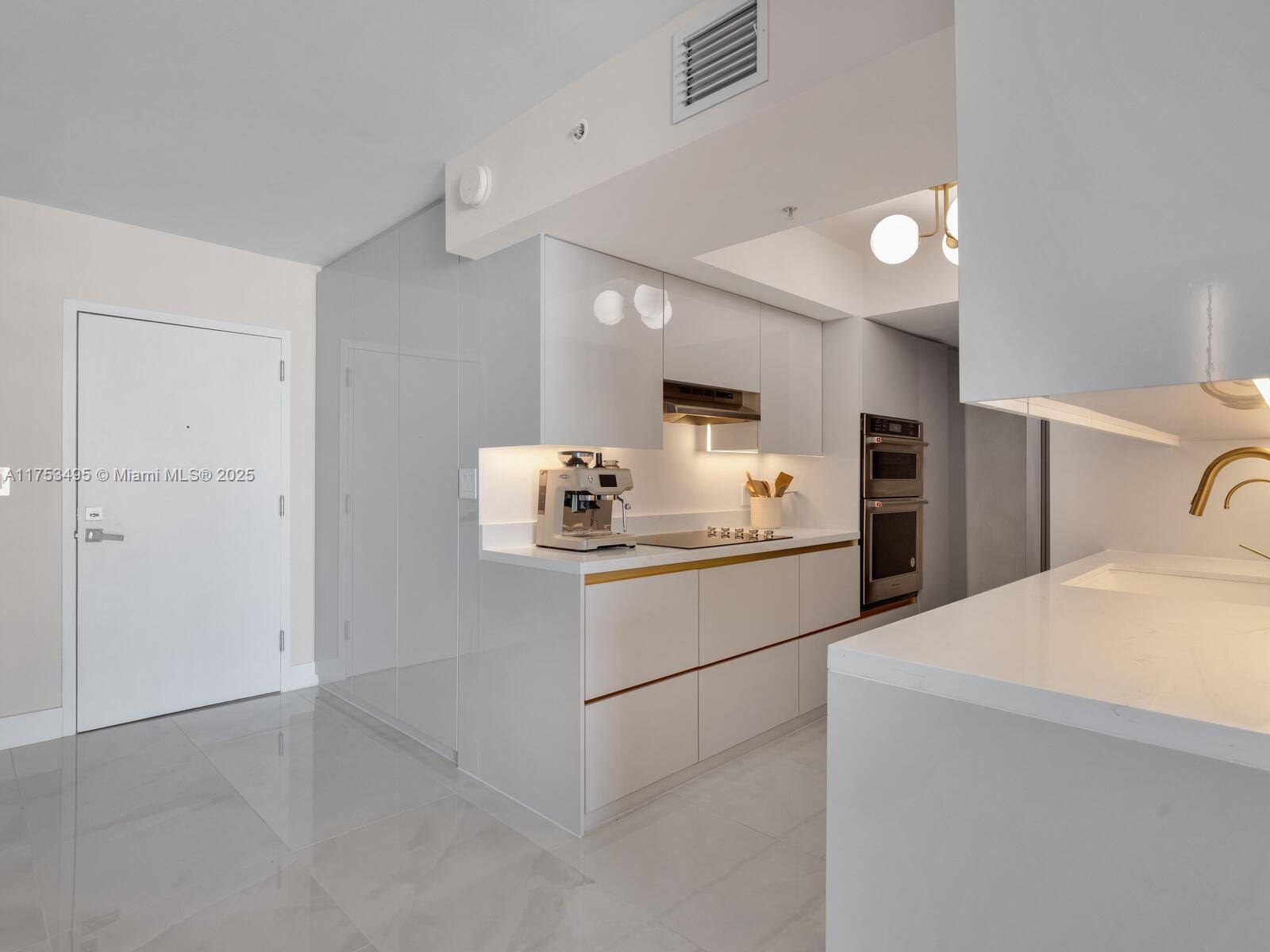 YACHT CLUB AT PORTOFINO C - Residential