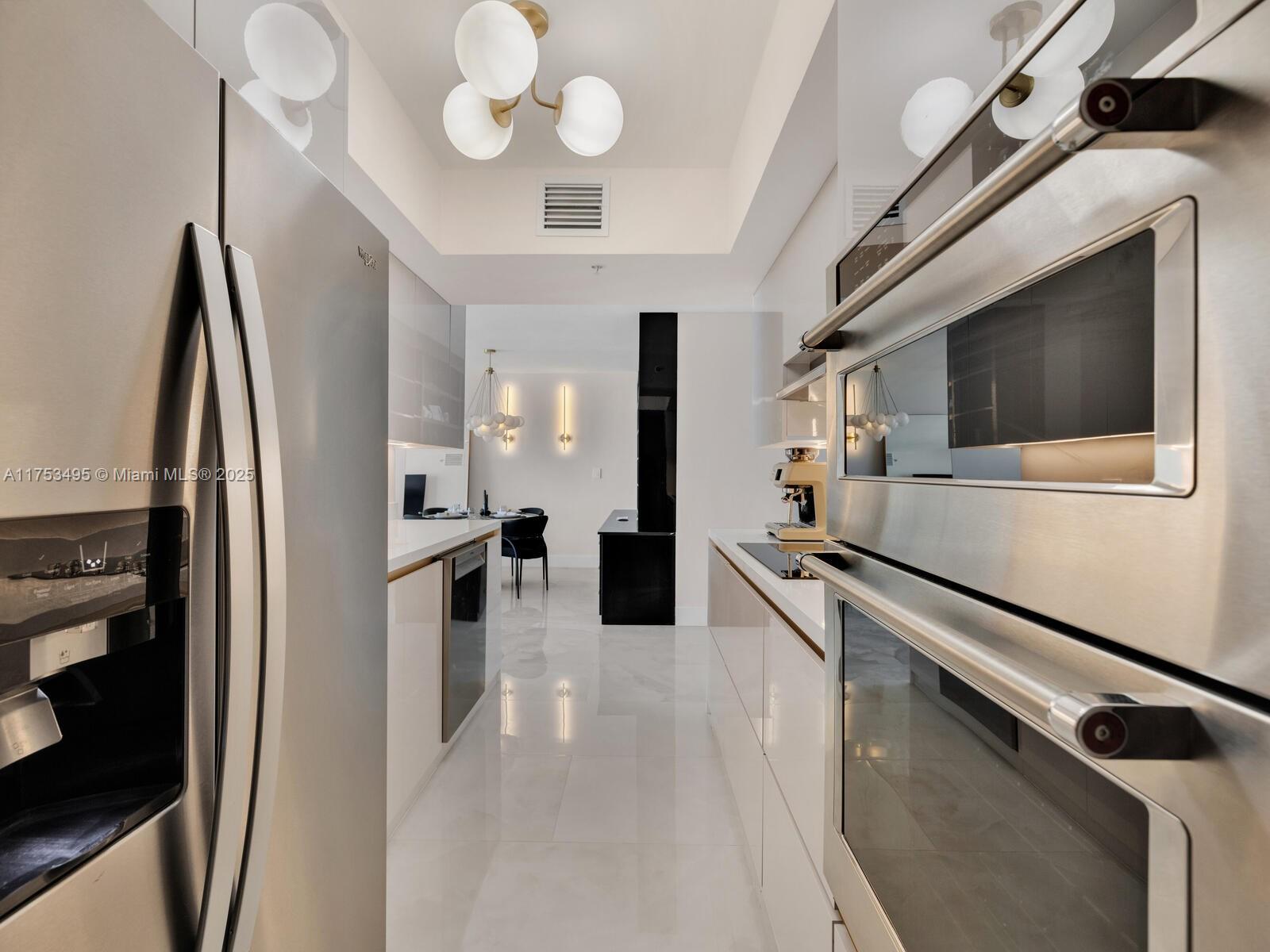 YACHT CLUB AT PORTOFINO C - Residential