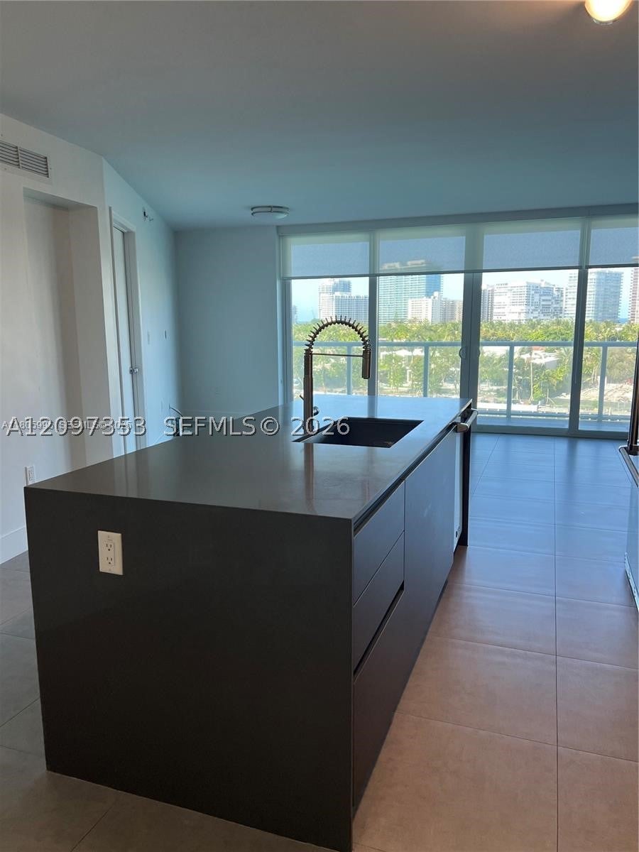 9821 E Bay Harbor Dr 805