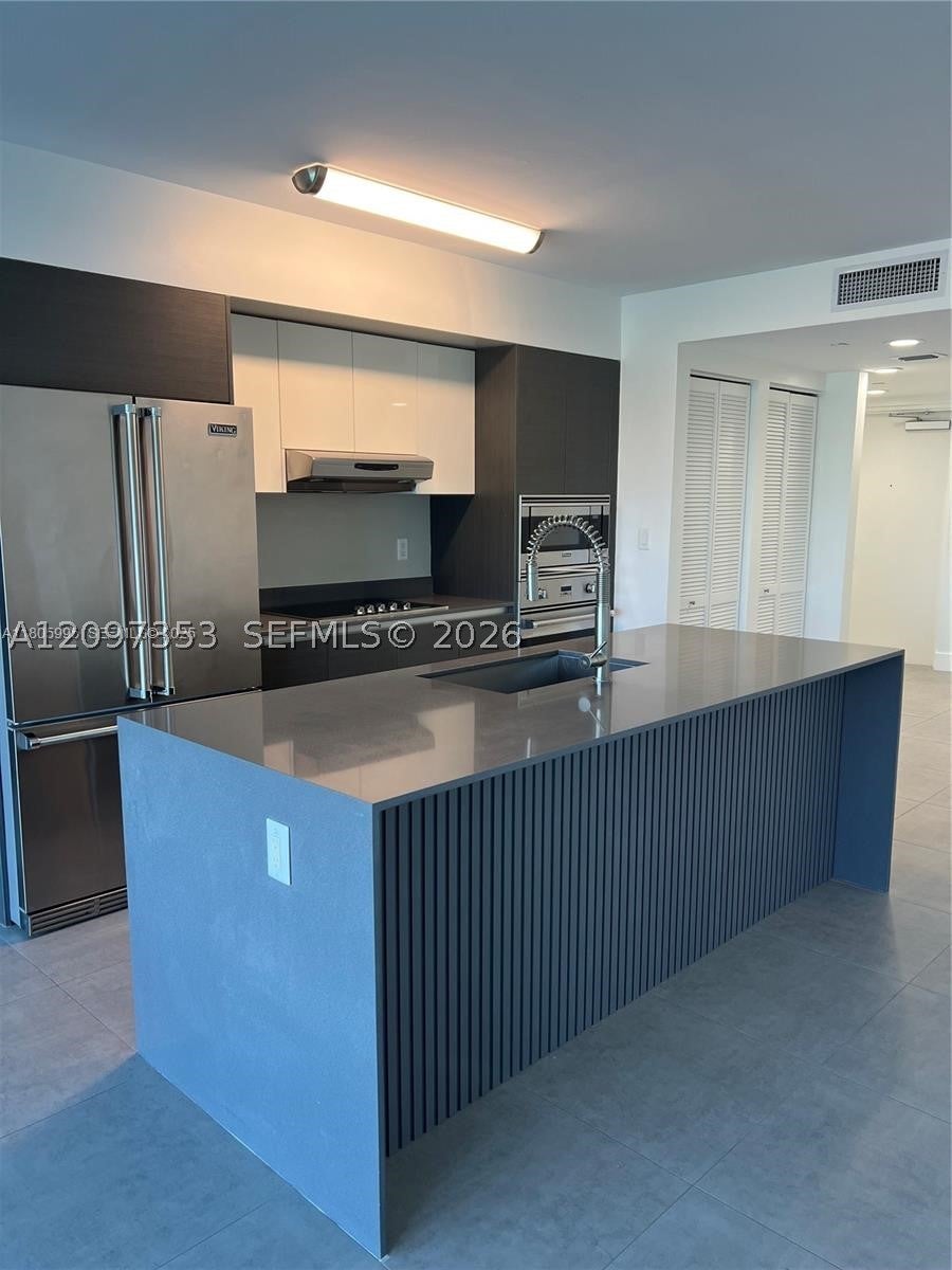 9821 E Bay Harbor Dr 805