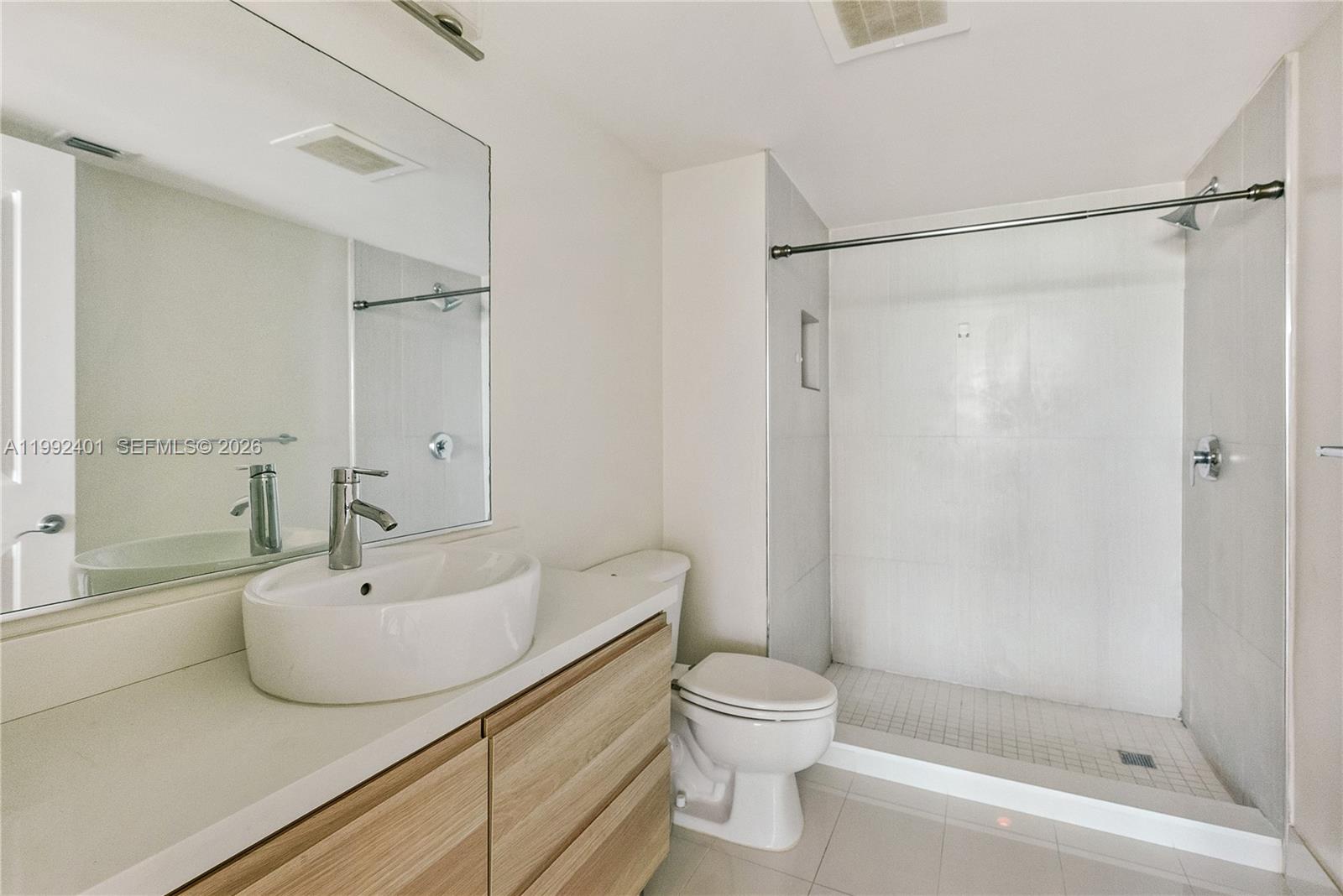 PLATINUM CONDO - Residential Lease